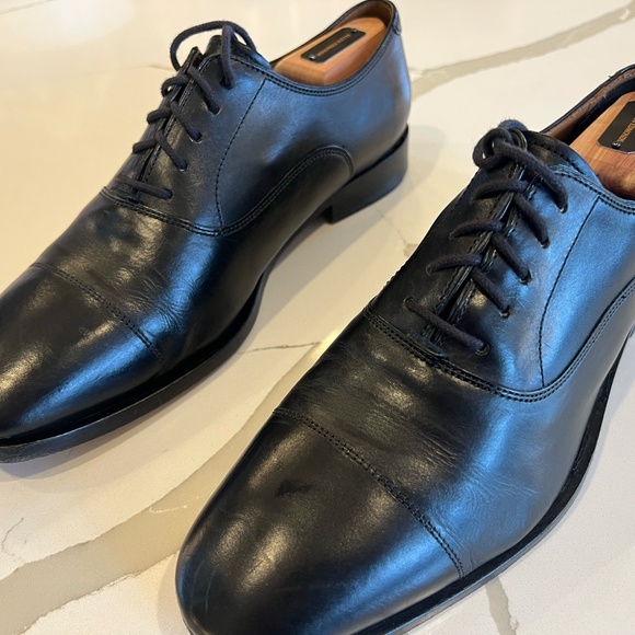 Allen Edmonds Siena Cap-stitch Oxford Dress Shoe.  Black main image 12
